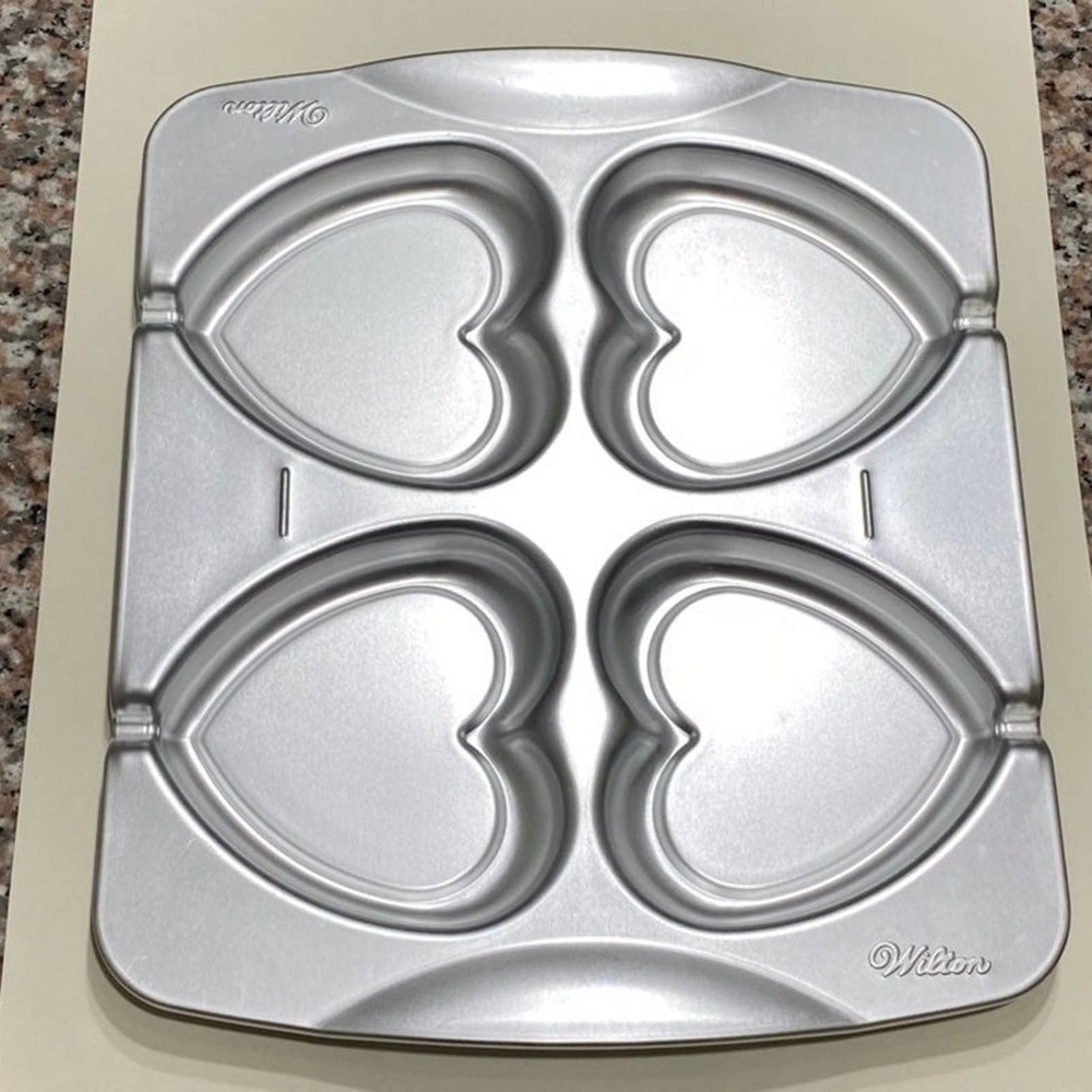Wilton POPS Aluminum Heart Cookie Pan